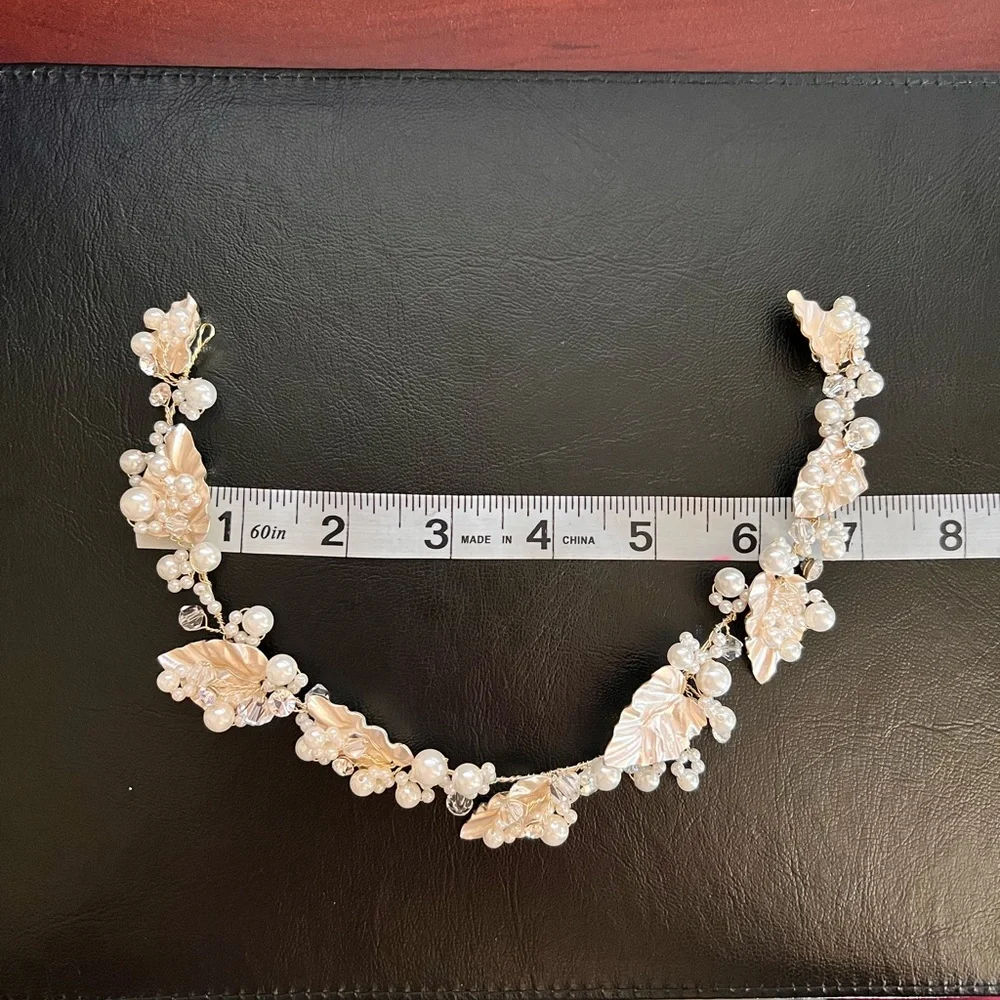 High Quality Pearls and Beads Wedding Headband, Brand New. - Picture 7 of 7